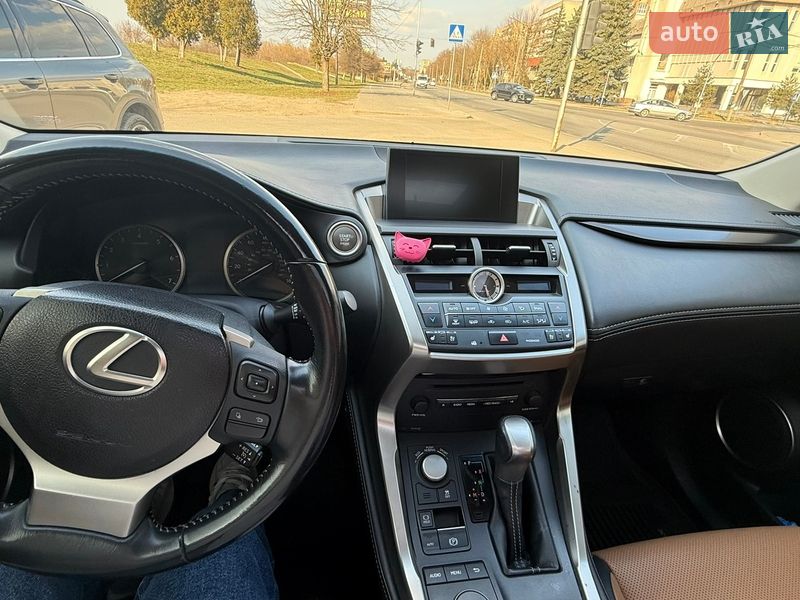 Внедорожник / Кроссовер Lexus NX 2016 в Ивано-Франковске