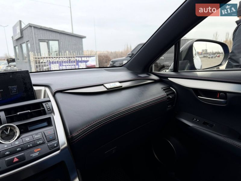 Позашляховик / Кросовер Lexus NX 2015 в Кривому Розі