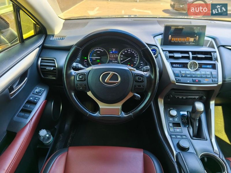Позашляховик / Кросовер Lexus NX 2016 в Києві