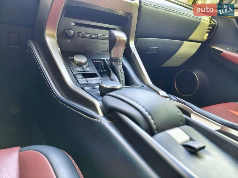 Позашляховик / Кросовер Lexus NX 2016 в Києві