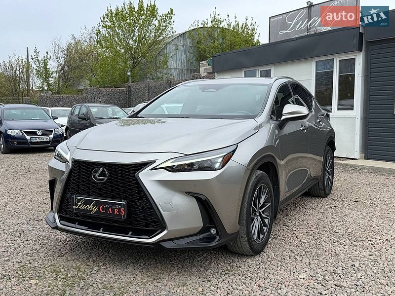 Lexus NX 2021