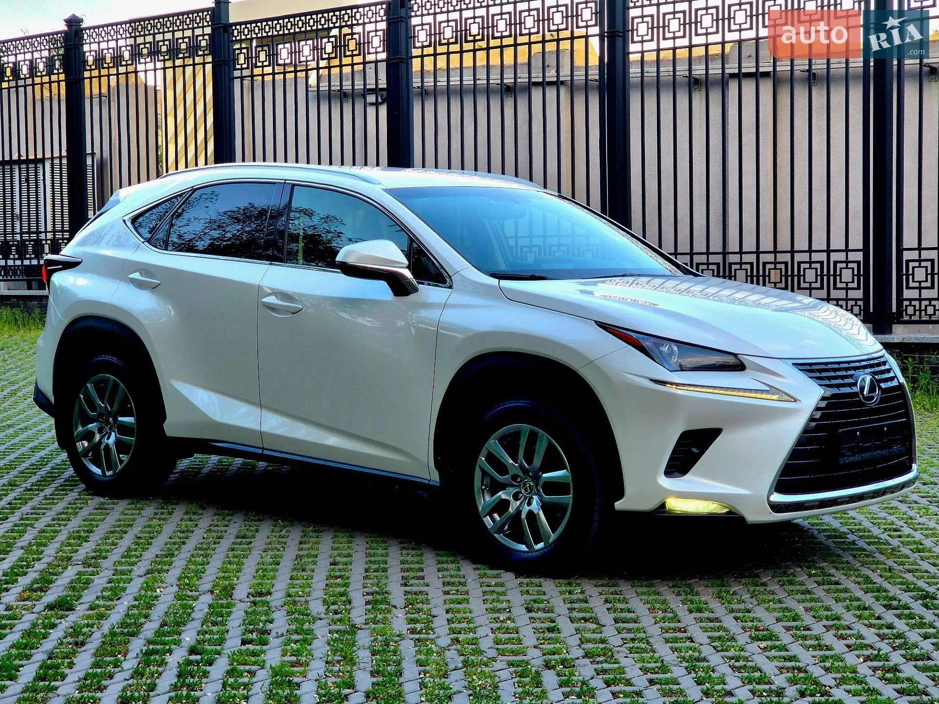 2017 Lexus NX - мініатюра 3