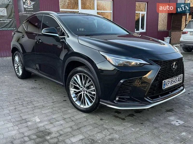 Lexus NX 2023