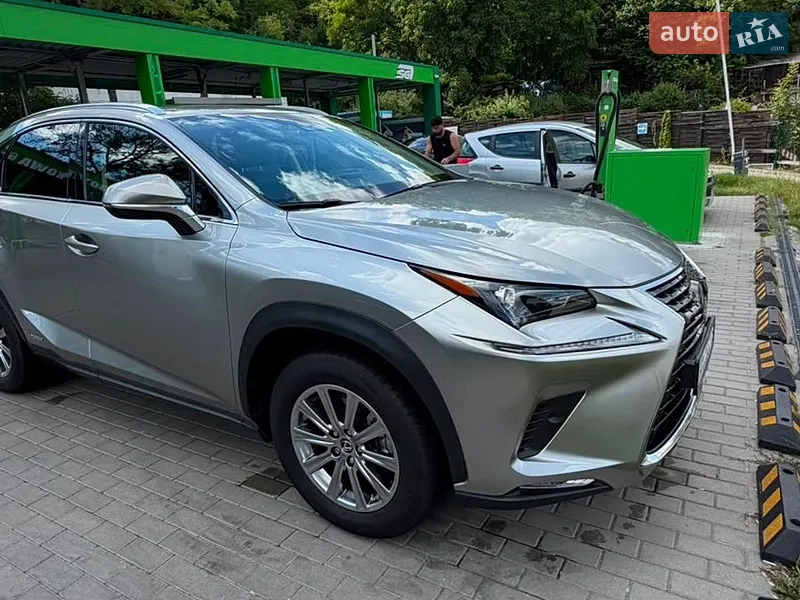 Lexus NX 2020