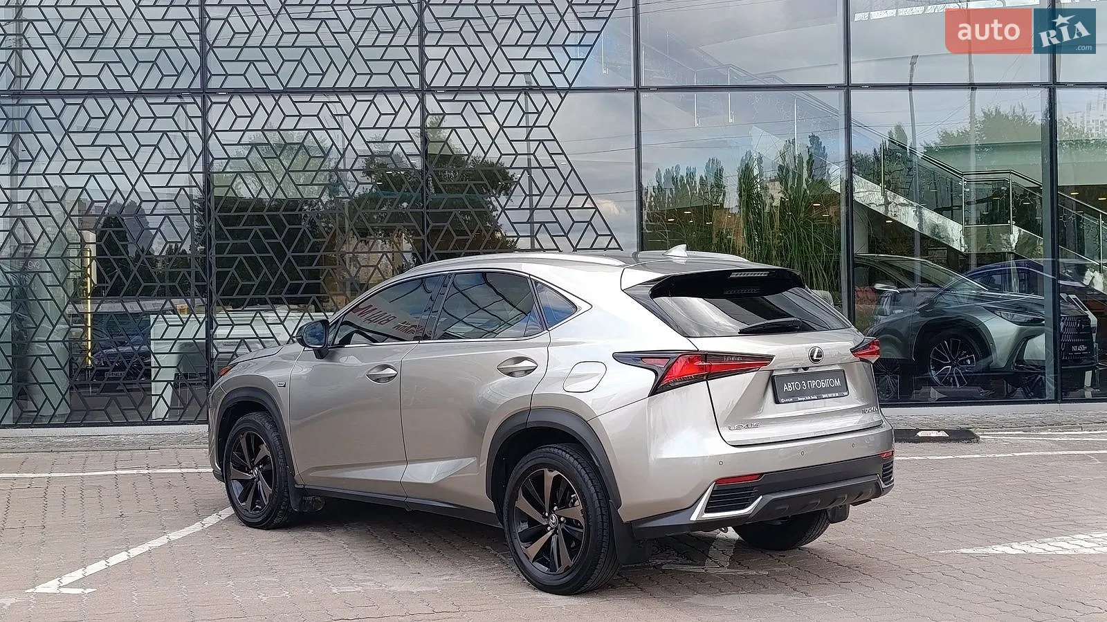2019 Lexus NX - мініатюра 2