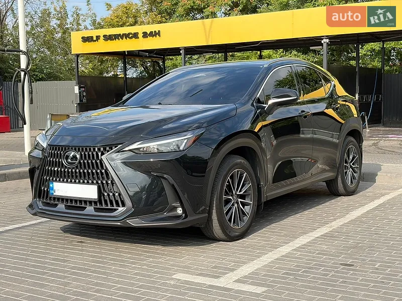 Lexus NX 2021