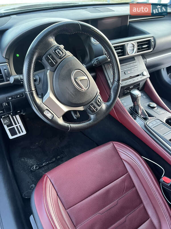 Купе Lexus RC 2017 в Ивано-Франковске