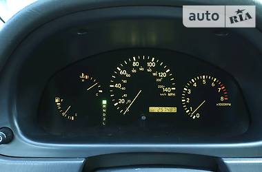 Позашляховик / Кросовер Lexus RX 2000 в 