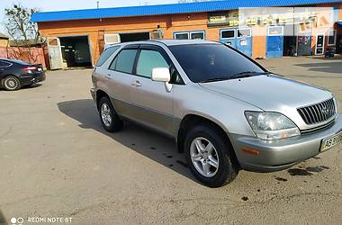 Позашляховик / Кросовер Lexus RX 2000 в 