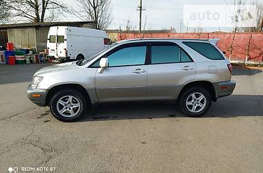 Позашляховик / Кросовер Lexus RX 2000 в 