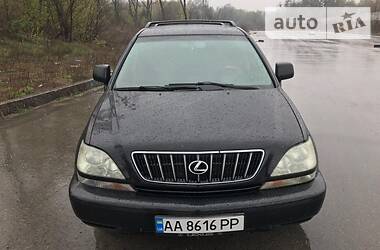 Позашляховик / Кросовер Lexus RX 2000 в 