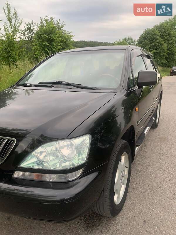 Внедорожник / Кроссовер Lexus RX 2002 в Львове
