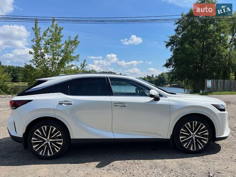 Lexus RX 2023