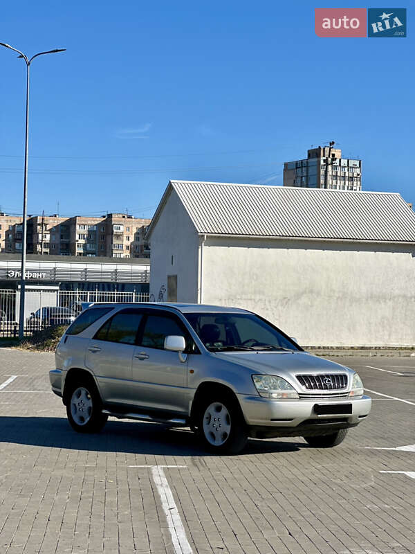 Внедорожник / Кроссовер Lexus RX 2002 в Одессе