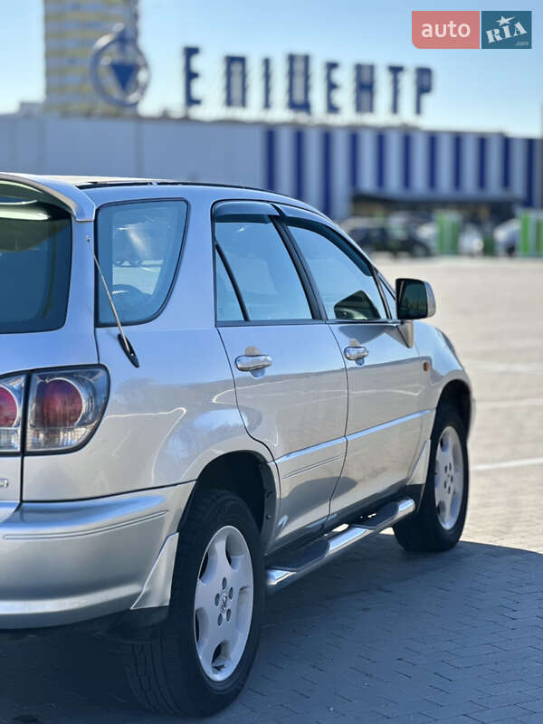 Внедорожник / Кроссовер Lexus RX 2002 в Одессе