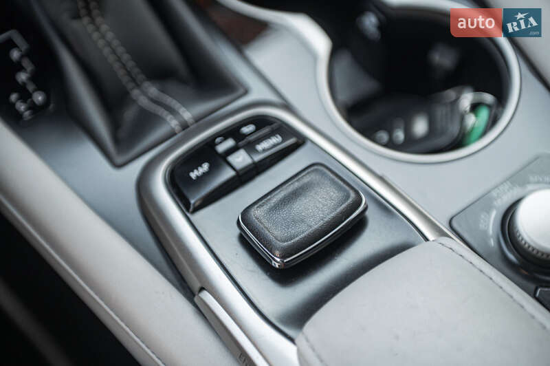 Внедорожник / Кроссовер Lexus RX 2018 в Одессе фото 45 Внедорожник / Кроссовер Lexus RX 2018 в Одессе