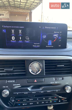 Внедорожник / Кроссовер Lexus RX 2019 в 