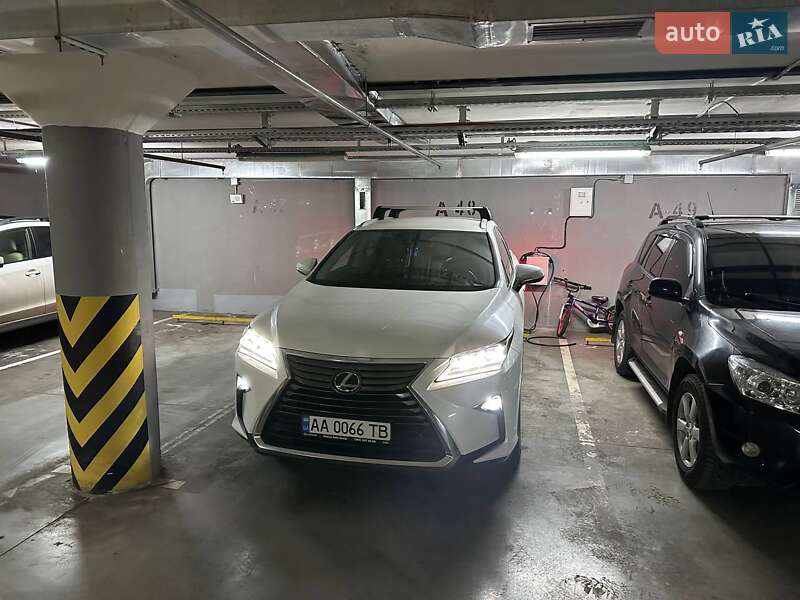 Внедорожник / Кроссовер Lexus RX 2018 в 
