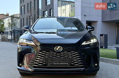 Позашляховик / Кросовер Lexus RX 2024 в 