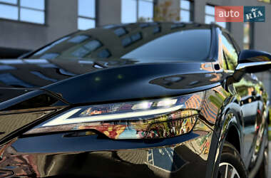 Позашляховик / Кросовер Lexus RX 2024 в 