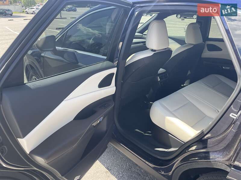 Позашляховик / Кросовер Lexus RX 2023 в Дніпрі