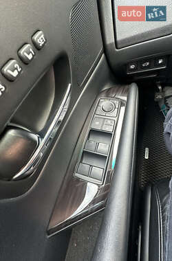 Позашляховик / Кросовер Lexus RX 2010 в 