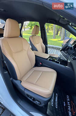 Внедорожник / Кроссовер Lexus RX 2023 в 