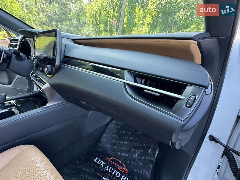 Внедорожник / Кроссовер Lexus RX 2023 в Киеве