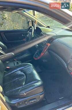 Внедорожник / Кроссовер Lexus RX 2000 в 