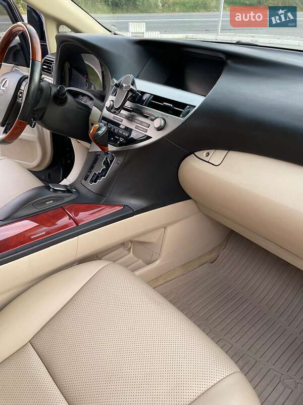 Внедорожник / Кроссовер Lexus RX 2011 в Черновцах