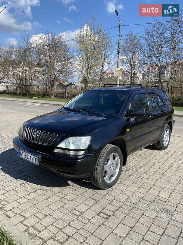 Внедорожник / Кроссовер Lexus RX 2002 в 