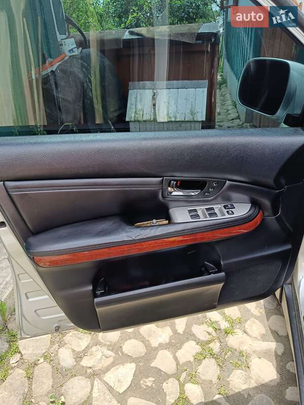 Внедорожник / Кроссовер Lexus RX 2005 в Косове