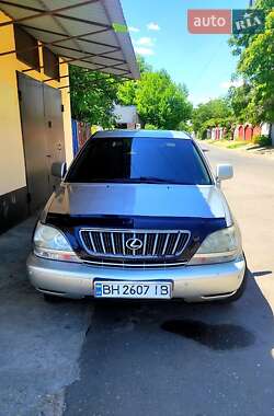 Внедорожник / Кроссовер Lexus RX 2000 в 