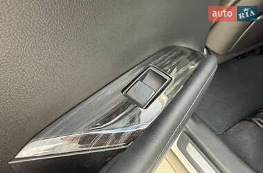 Позашляховик / Кросовер Lexus RX 2011 в 