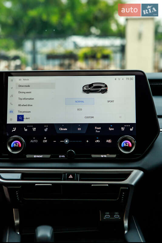 Позашляховик / Кросовер Lexus RX 2024 в Шептицькому