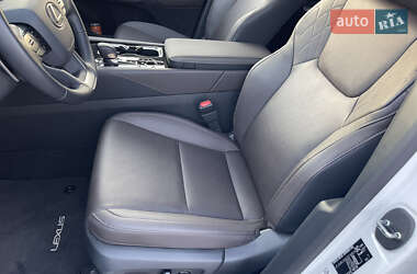 Внедорожник / Кроссовер Lexus RX 2024 в 