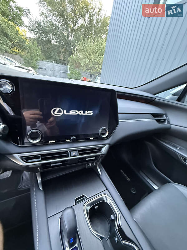 Позашляховик / Кросовер Lexus RX 2023 в Дніпрі фото 24 Позашляховик / Кросовер Lexus RX 2023 в Дніпрі