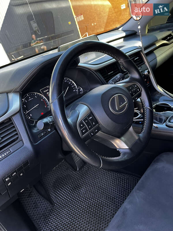 Внедорожник / Кроссовер Lexus RX 2018 в Первомайске