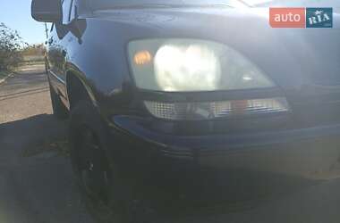 Внедорожник / Кроссовер Lexus RX 2002 в 