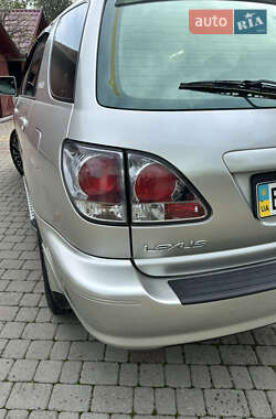 Внедорожник / Кроссовер Lexus RX 2001 в 