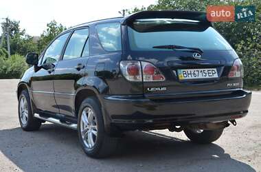 Внедорожник / Кроссовер Lexus RX 2000 в 