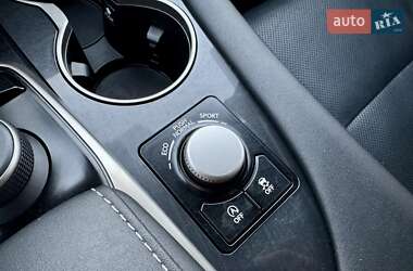 Внедорожник / Кроссовер Lexus RX 2016 в 