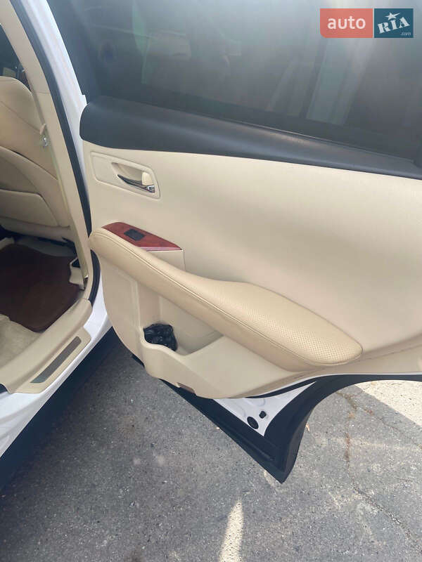 Внедорожник / Кроссовер Lexus RX 2010 в Харькове