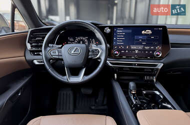 Внедорожник / Кроссовер Lexus RX 2023 в 