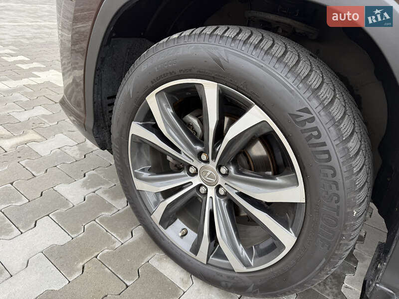 Внедорожник / Кроссовер Lexus RX 2017 в Ирпене
