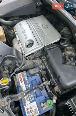 Внедорожник / Кроссовер Lexus RX 2004 в 