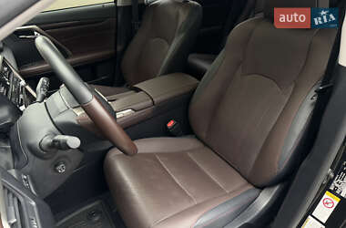 Внедорожник / Кроссовер Lexus RX 2019 в 