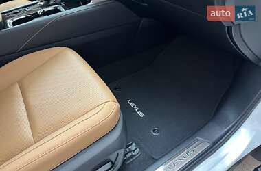 Позашляховик / Кросовер Lexus RX 2023 в  фото 39 Позашляховик / Кросовер Lexus RX 2023 в