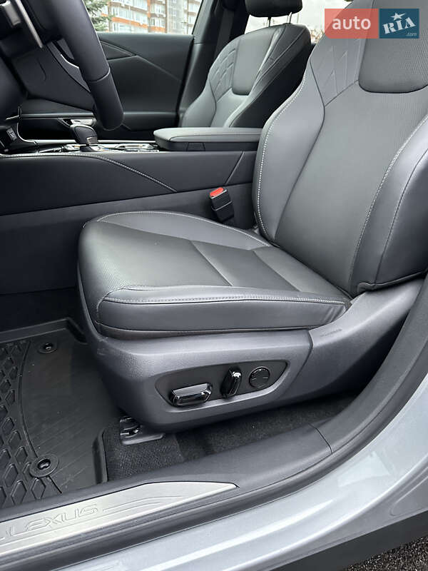 Позашляховик / Кросовер Lexus RX 2024 в Тернополі фото 27 Позашляховик / Кросовер Lexus RX 2024 в Тернополі