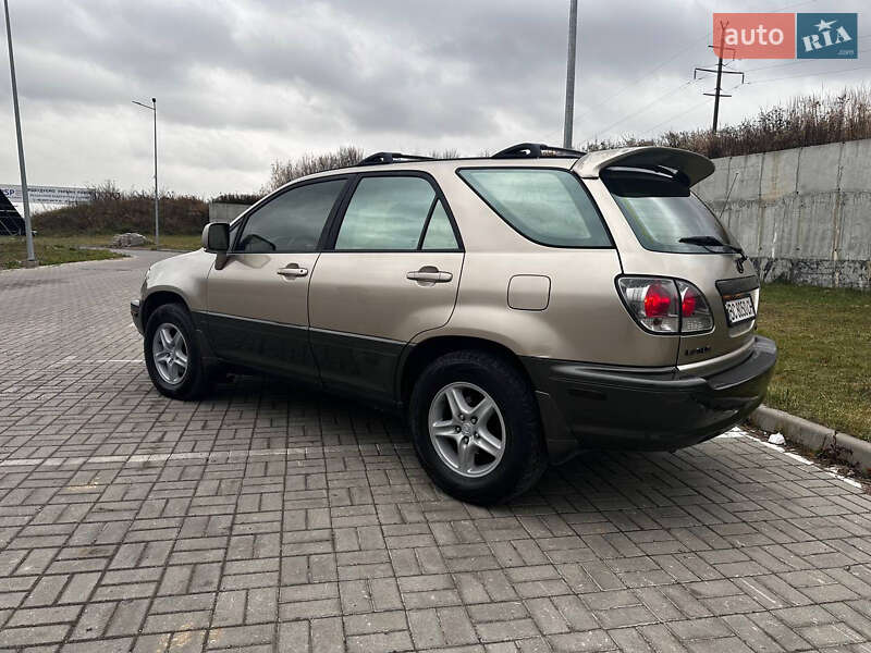 Внедорожник / Кроссовер Lexus RX 2001 в Львове